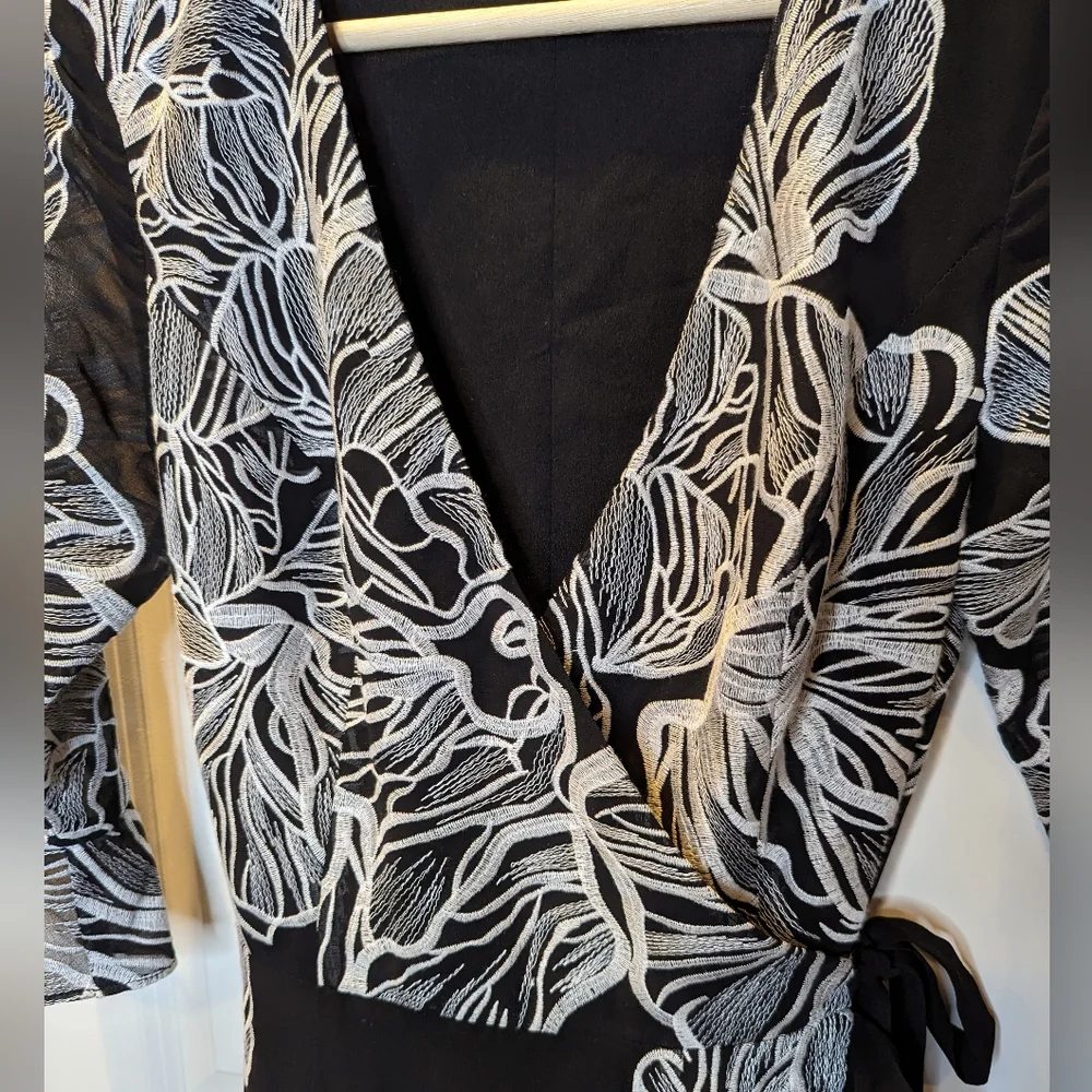 Dress the Population Ophelia Black White Floral Ruffle Midi Wrap Dress Small - Picture 3 of 7